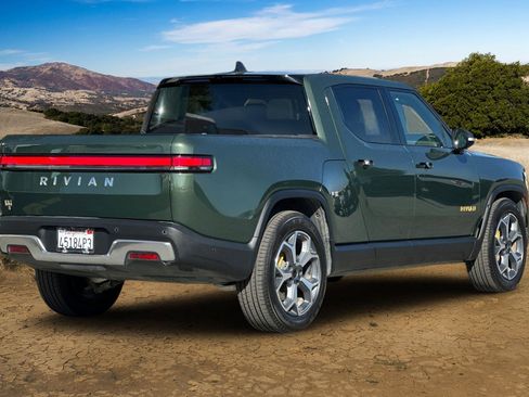 Used 2022 Rivian R1T Adventure image 4