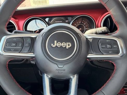 Used 2023 Jeep Gladiator Rubicon AWD/4WD image 18