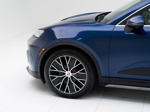 New 2026 Porsche Macan Electric RWD image 11