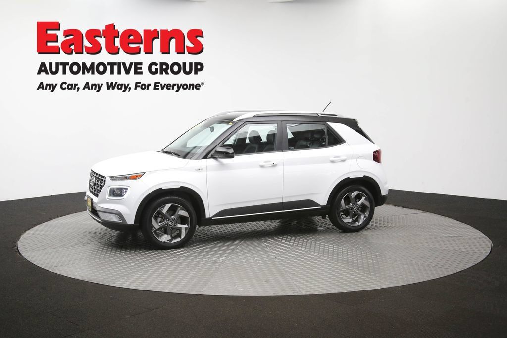 Used 2025 Hyundai Venue Limited FWD image 57