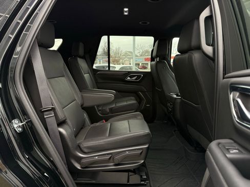 Used 2022 Chevrolet Tahoe Z71 w/ Luxury Package image 19