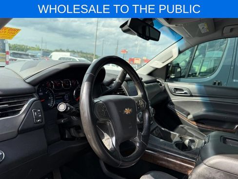 Used 2018 Chevrolet Suburban LT RWD image 27