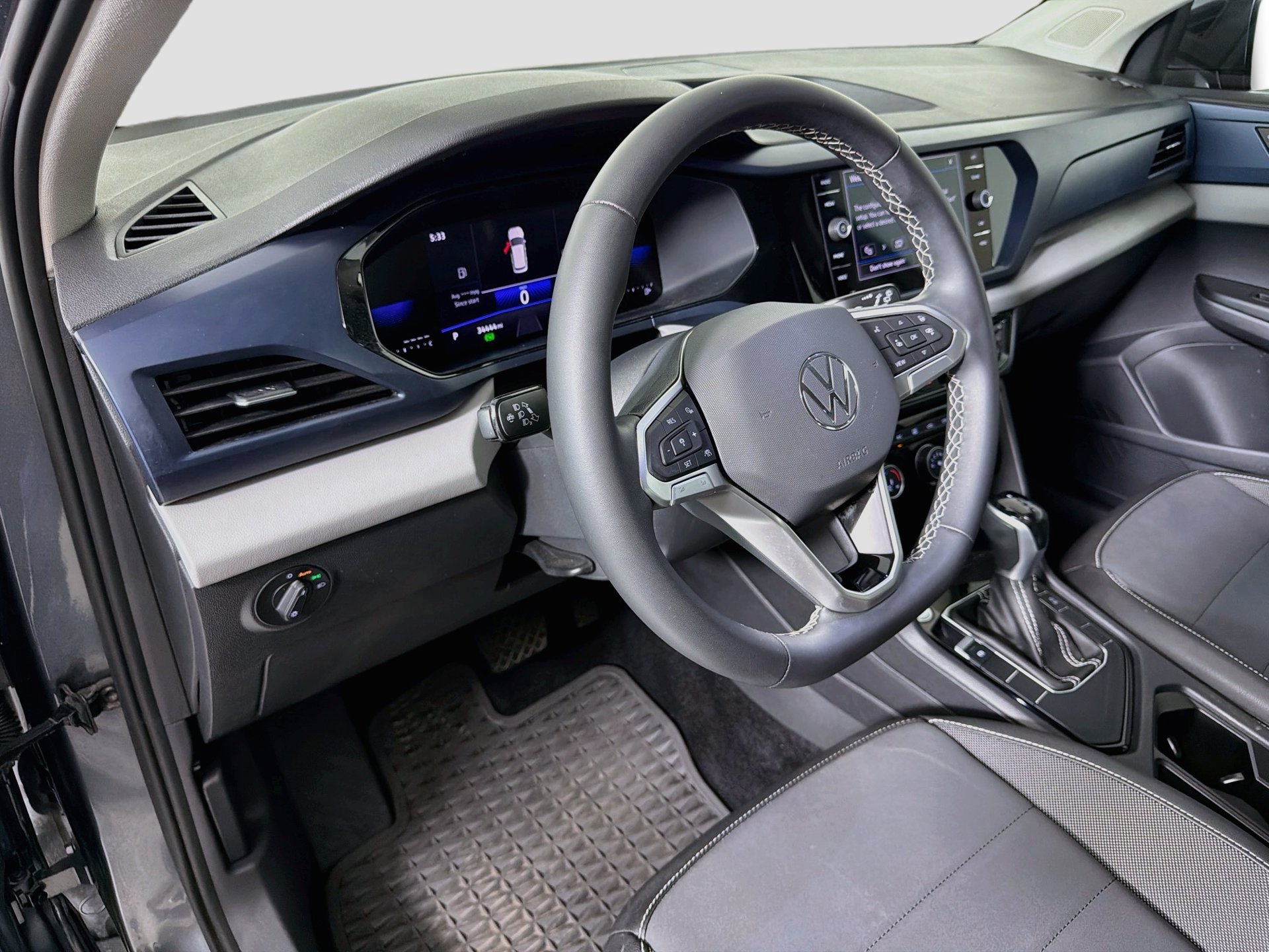 Certified 2023 Volkswagen Taos SE w/ Panoramic Sunroof Package FWD image 9