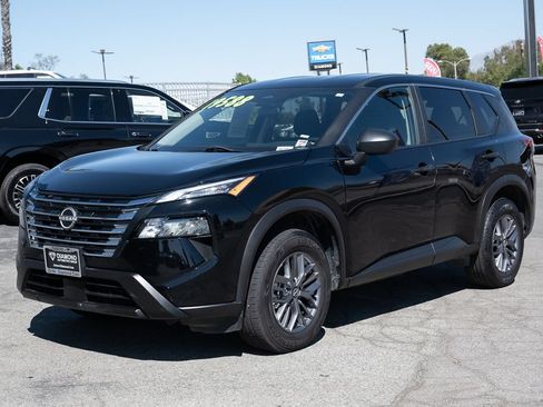Used 2024 Nissan Rogue S AWD/4WD image 9