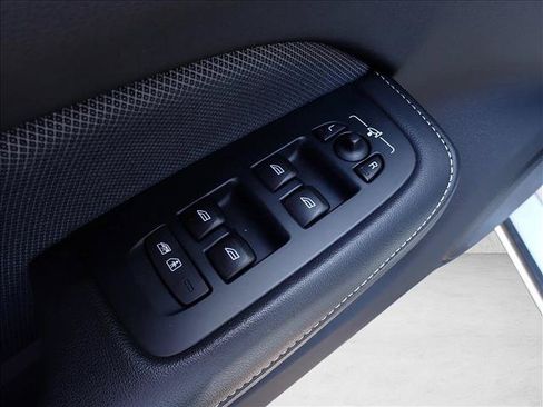 Used 2022 Volvo S60 B5 R-Design w/ Advanced Package FWD image 15