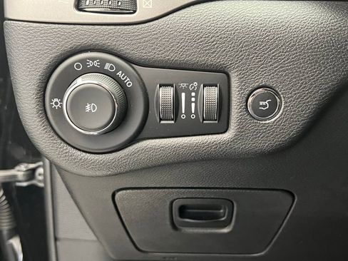 Used 2021 Jeep Cherokee Limited w/ Elite Package image 19