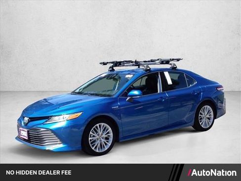 Used 2020 Toyota Camry XLE w/ Sunroof Package FWD image 1
