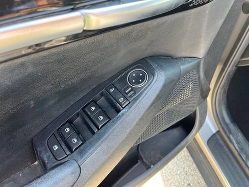 Used 2022 Kia Seltos S FWD image 15