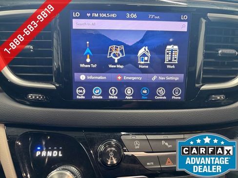 Used 2018 Chrysler Pacifica Touring-L FWD image 13