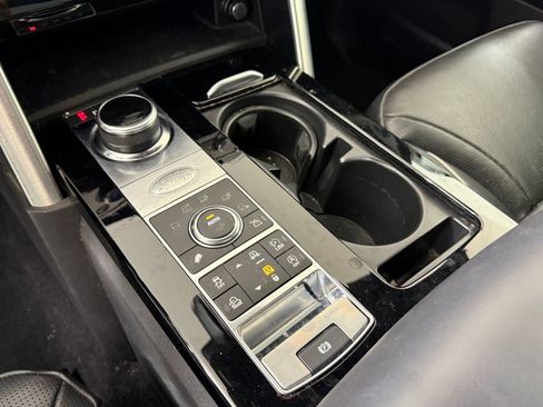 Used 2018 Land Rover Discovery HSE Luxury image 25