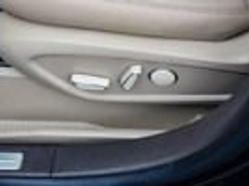 Used 2023 Lincoln Nautilus AWD w/ Premium Package image 18