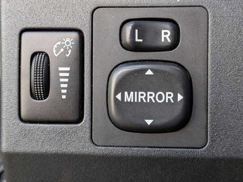 Used 2008 Toyota Yaris 2-Door Hatchback image 14