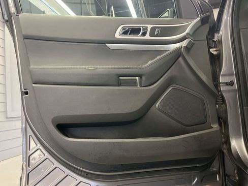 Used 2011 Ford Explorer XLT w/ 202A Rapid Spec Order Code image 10