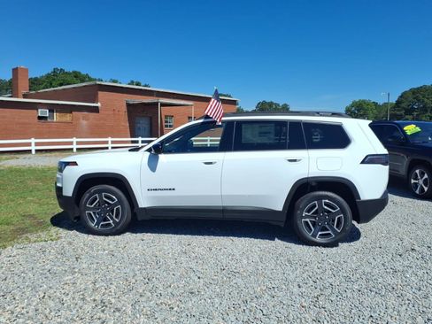 New 2026 Jeep Cherokee Laredo AWD/4WD image 3