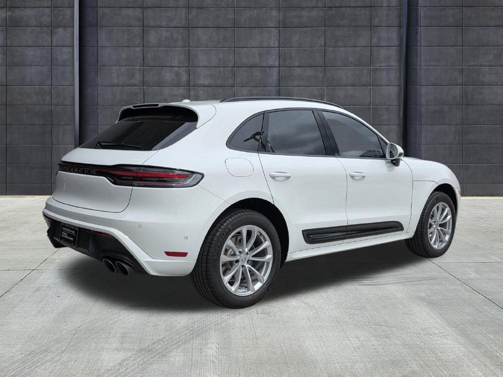 Certified 2025 Porsche Macan AWD/4WD image 8