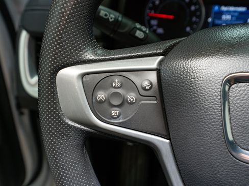 Used 2022 GMC Terrain SLE image 23