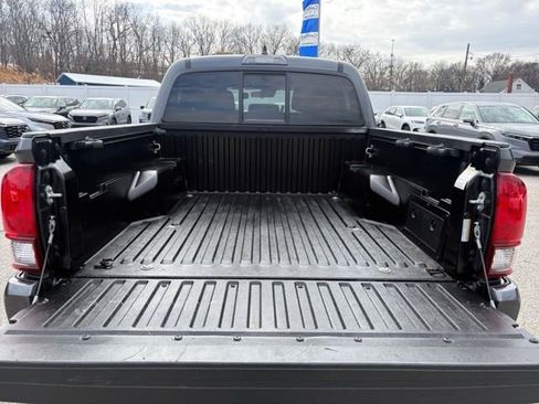 Used 2022 Toyota Tacoma SR image 13