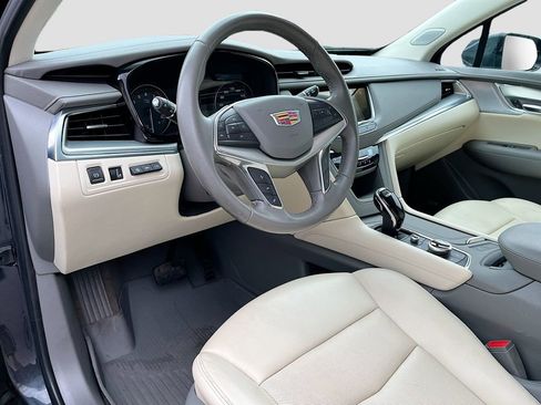 Used 2021 Cadillac XT5 Premium Luxury image 9