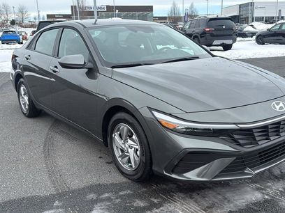 Used 2025 Hyundai Elantra SE