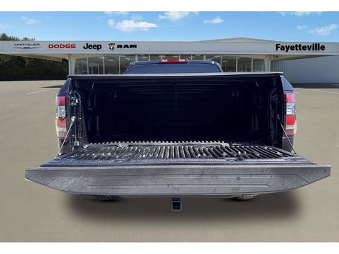 Used 2022 Nissan Frontier S w/ Technology Package RWD image 9