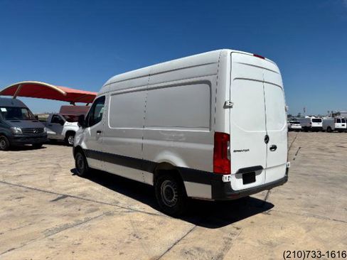 Used 2020 Mercedes-Benz Sprinter 2500 image 5