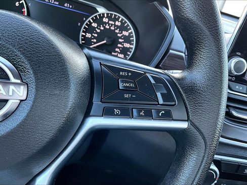 Used 2023 Nissan Altima 2.5 SV image 23