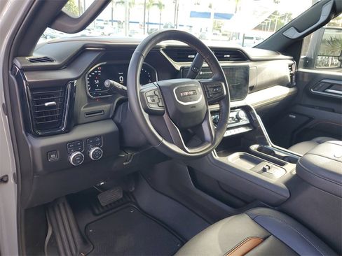 Used 2025 GMC Sierra 2500 AT4 image 17