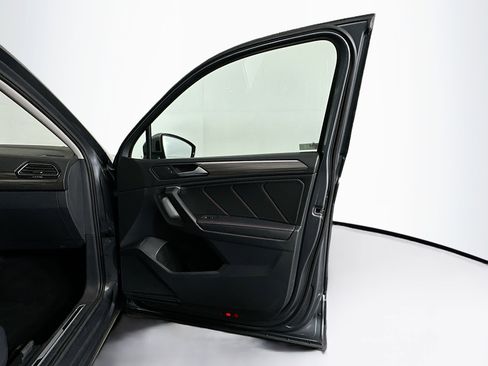 Used 2024 Volkswagen Tiguan Wolfsburg Edition image 34