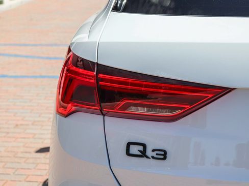 Certified 2025 Audi Q3 2.0T Premium Plus w/ Premium Plus Package AWD/4WD image 9