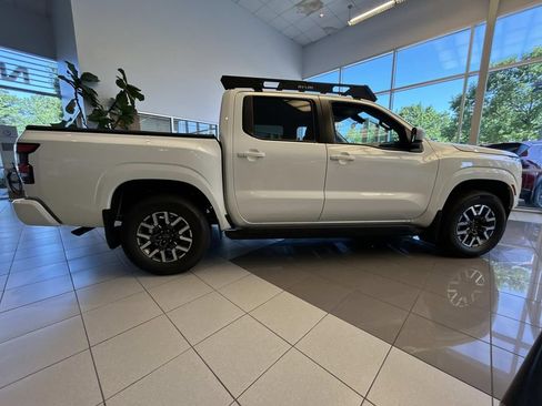 New 2026 Nissan Frontier SV w/ Tow Package AWD/4WD image 8