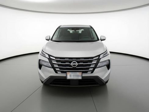 Used 2025 Nissan Rogue SV AWD/4WD image 2