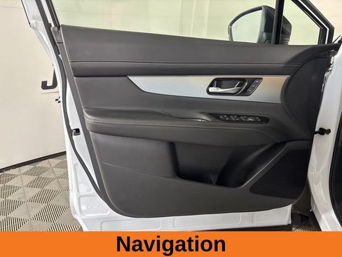 Used 2025 Nissan Murano SL AWD/4WD image 11