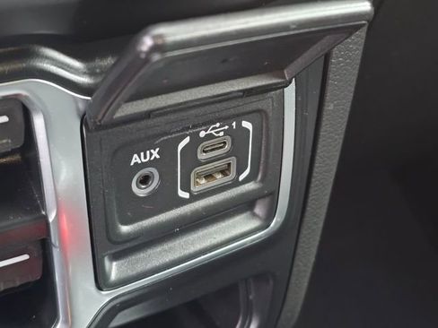 Used 2022 Jeep Wrangler Unlimited Sahara w/ Cold Weather Group image 21