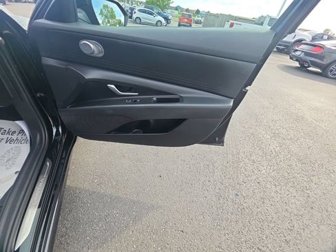 Used 2024 Hyundai Elantra SEL FWD image 30