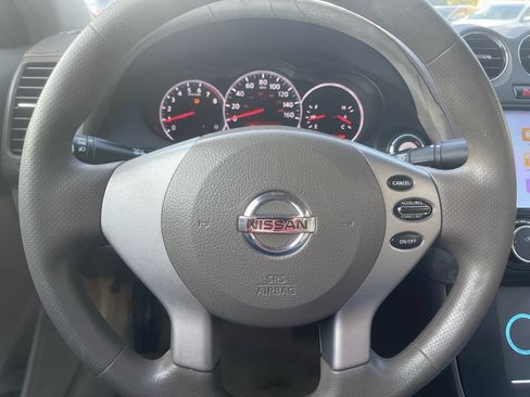 Used 2010 Nissan Altima 2.5 S FWD image 18