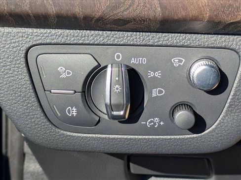 Used 2018 Audi Q5 Prestige w/ Prestige Package image 11