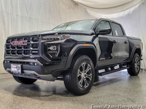 Used 2025 GMC Canyon AT4 AWD/4WD image 2