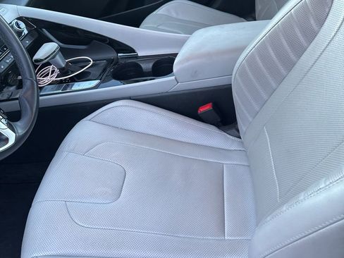 Used 2023 Hyundai Elantra Limited image 4