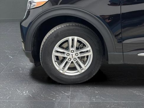 Used 2022 Ford Explorer XLT image 35