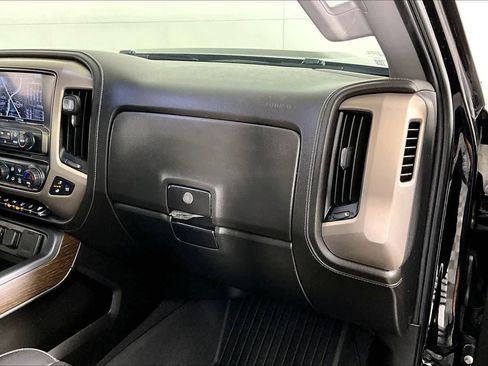 Used 2019 GMC Sierra 3500 Denali w/ Duramax Plus Package image 17