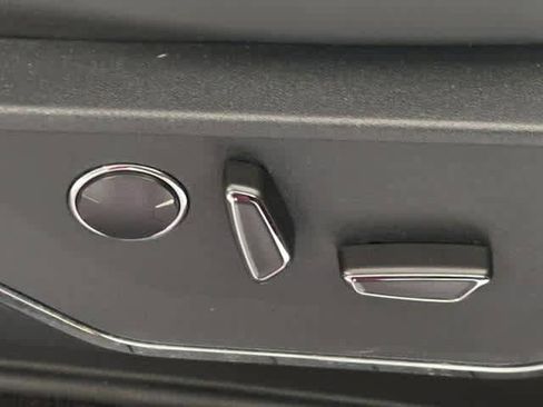 Used 2023 Ford F150 Lariat w/ Equipment Group 502A High image 37