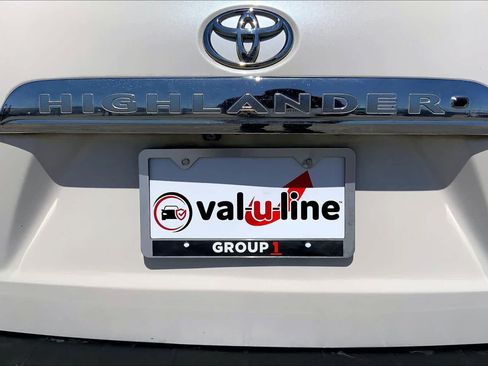 Used 2012 Toyota Highlander FWD w/ Tech Pkg image 9