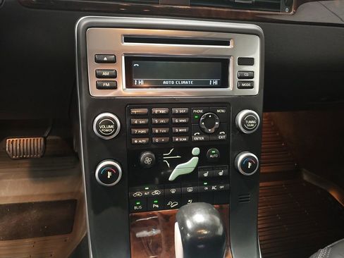 Used 2011 Volvo XC70 T6 image 29