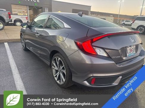 Used 2019 Honda Civic Touring image 5