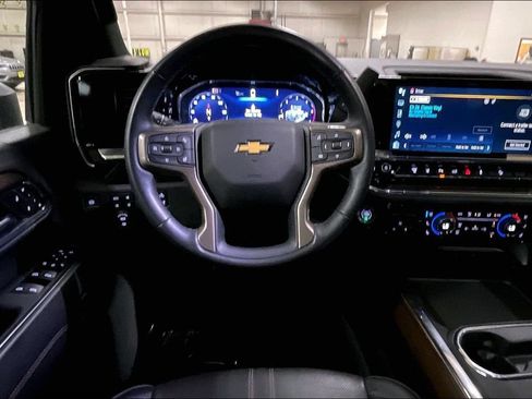 Used 2024 Chevrolet Silverado 2500 High Country w/ Z71 Off-Road Package AWD/4WD image 5