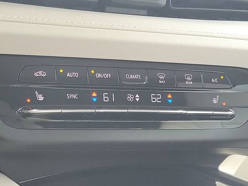Used 2021 Buick Envision Preferred AWD/4WD image 17