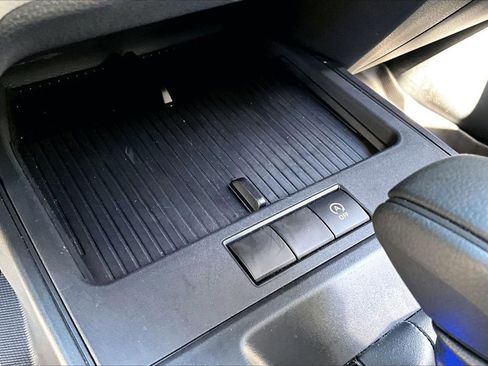 Used 2026 Toyota Corolla Cross L image 24