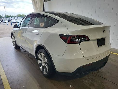 Used 2022 Tesla Model Y Long Range AWD/4WD image 4