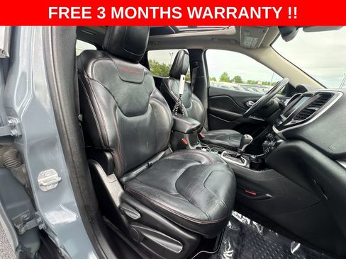 Used 2014 Jeep Cherokee Trailhawk w/ Technology Group AWD/4WD image 22