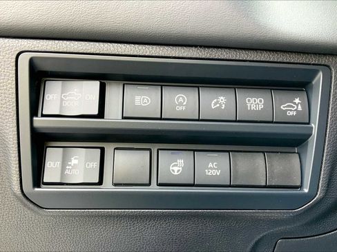 New 2025 Toyota Tundra Platinum image 19